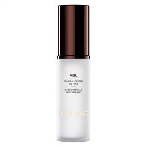 HOURGLASS mineral veil primer